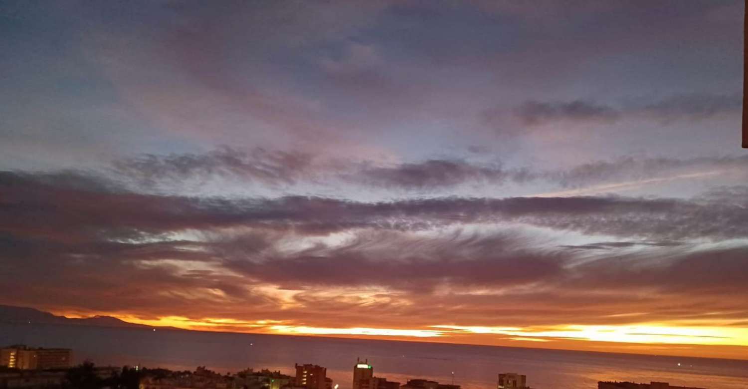 Apartamento en alquiler por temporadas en Torremolinos con vistas al mar