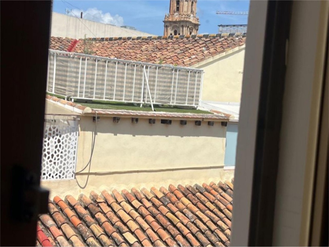 Precioso ático dúplex abuhardillado en pleno corazón del centro histórico de Málaga.