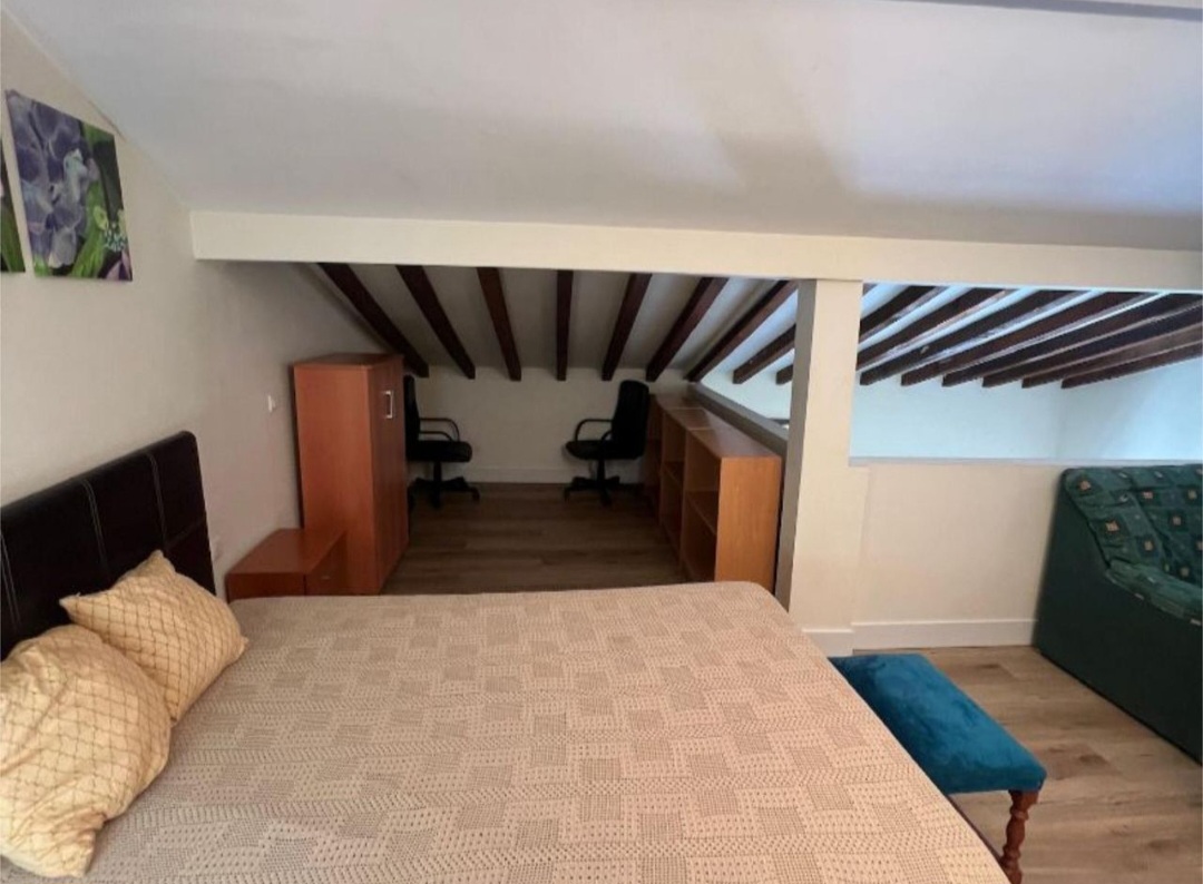 Precioso ático dúplex abuhardillado en pleno corazón del centro histórico de Málaga.