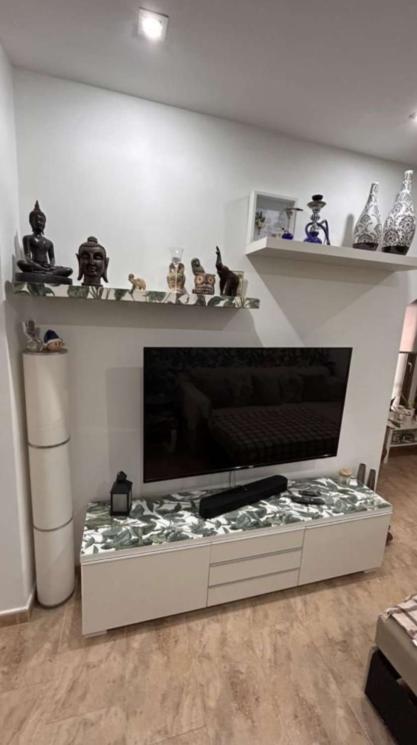 Se alquila apartamento de obra nueva en La Carihuela, Torremolinos (Málaga), ideal para una persona o una pareja como máximo