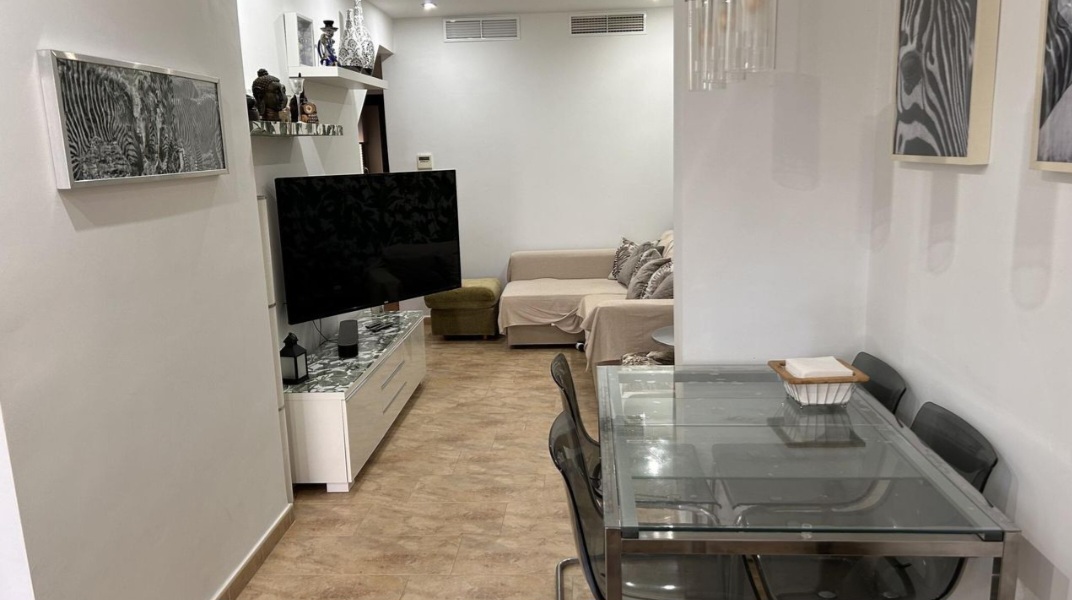 Se alquila apartamento de obra nueva en La Carihuela, Torremolinos (Málaga), ideal para una persona o una pareja como máximo