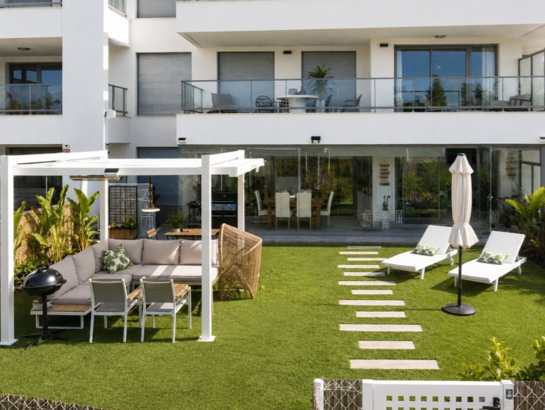 Exclusivo apartamento de lujo prácticamente nuevo con espectacular jardín privado de 128 m²