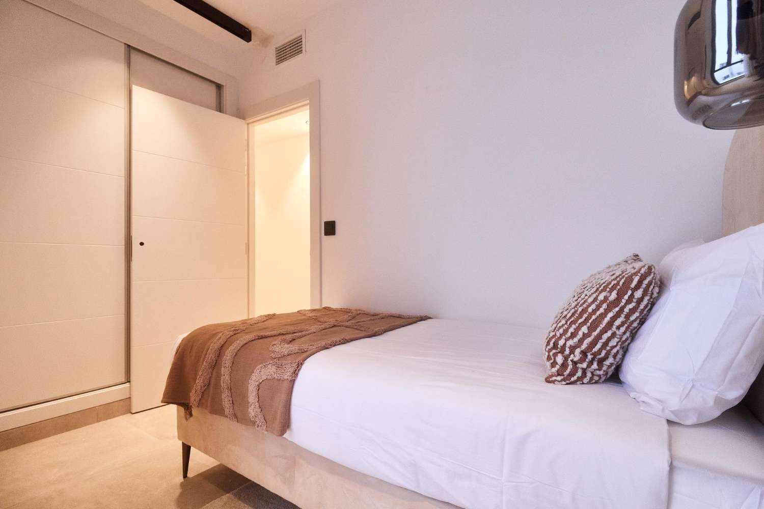 Exclusivo apartamento de obra nueva en el centro de Fuengirola – A pocos pasos de la playa