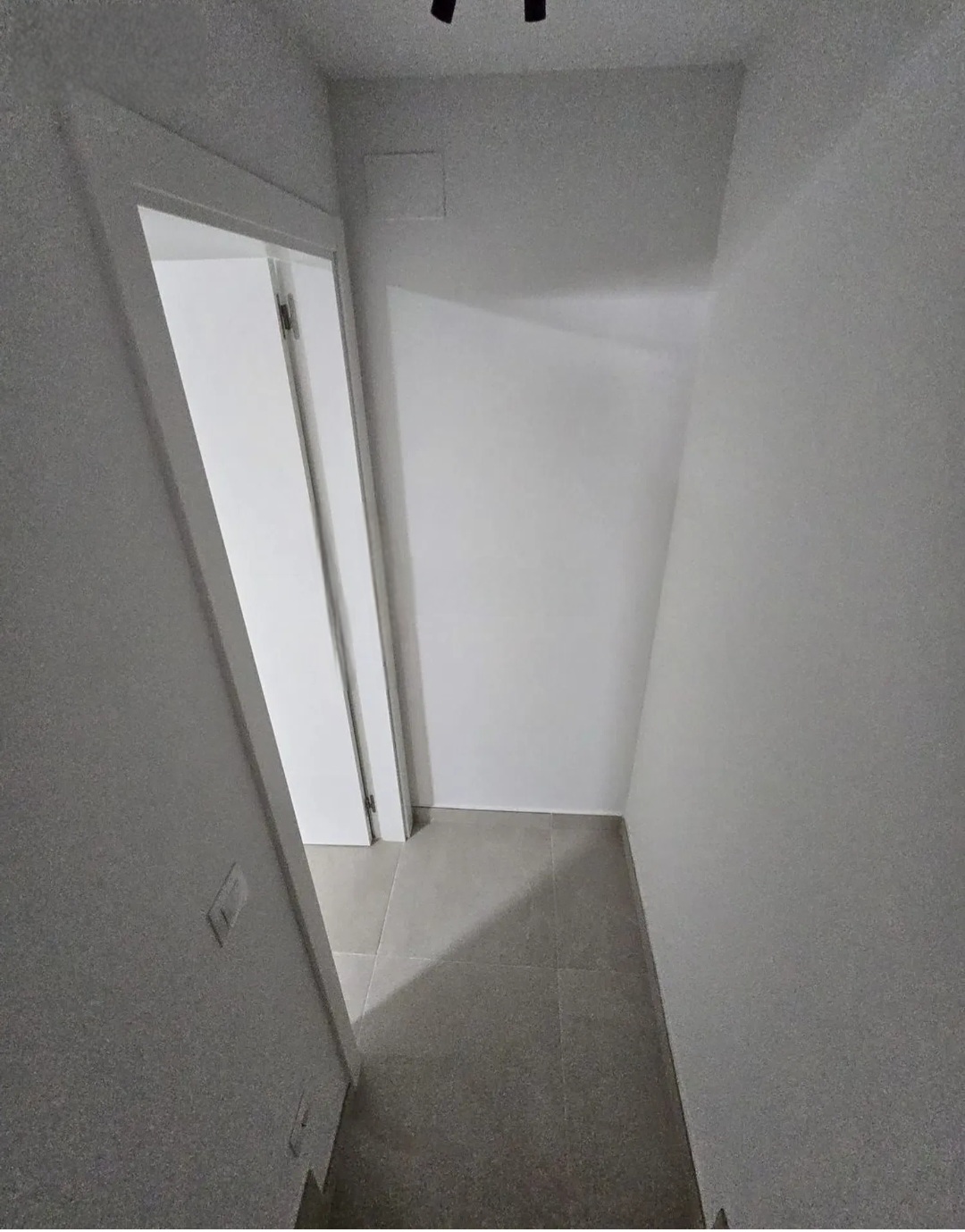 Pareado seminuevo en Alhaurin de la Torre con sótano, piscina y acabados impecables