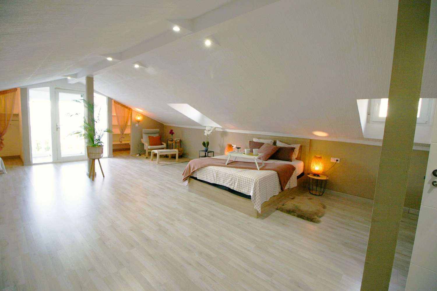 EXCLUSIVA VILLA CON IMPRESIONANTES VISTAS A LA BAHÍA DE MÁLAGA EN PINOS DE ALHAURÍN