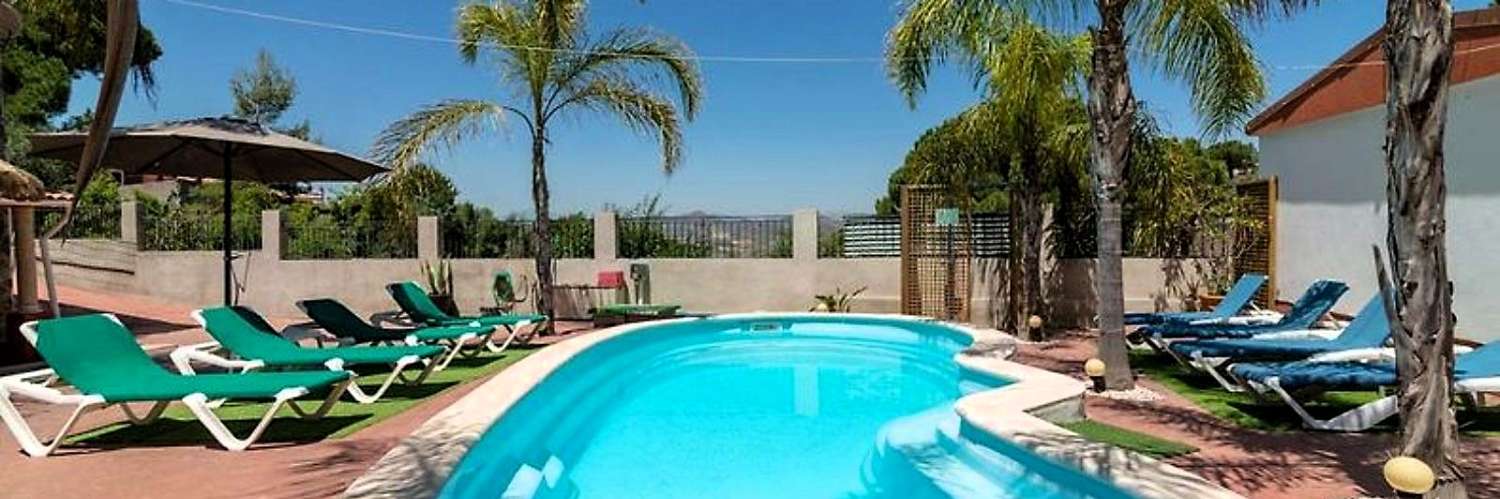 EXCLUSIVA VILLA CON IMPRESIONANTES VISTAS A LA BAHÍA DE MÁLAGA EN PINOS DE ALHAURÍN