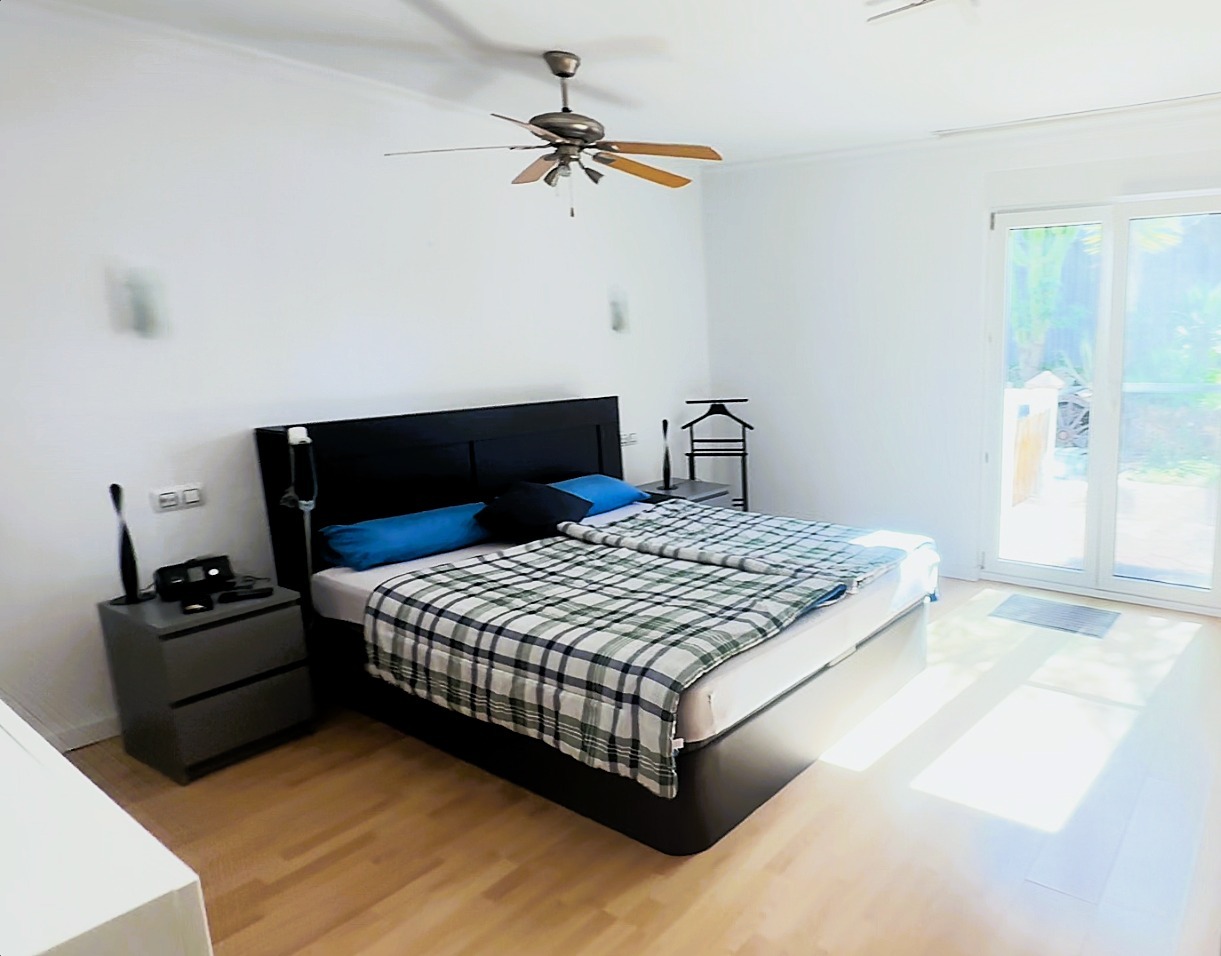 EXCLUSIVA VILLA CON IMPRESIONANTES VISTAS A LA BAHÍA DE MÁLAGA EN PINOS DE ALHAURÍN