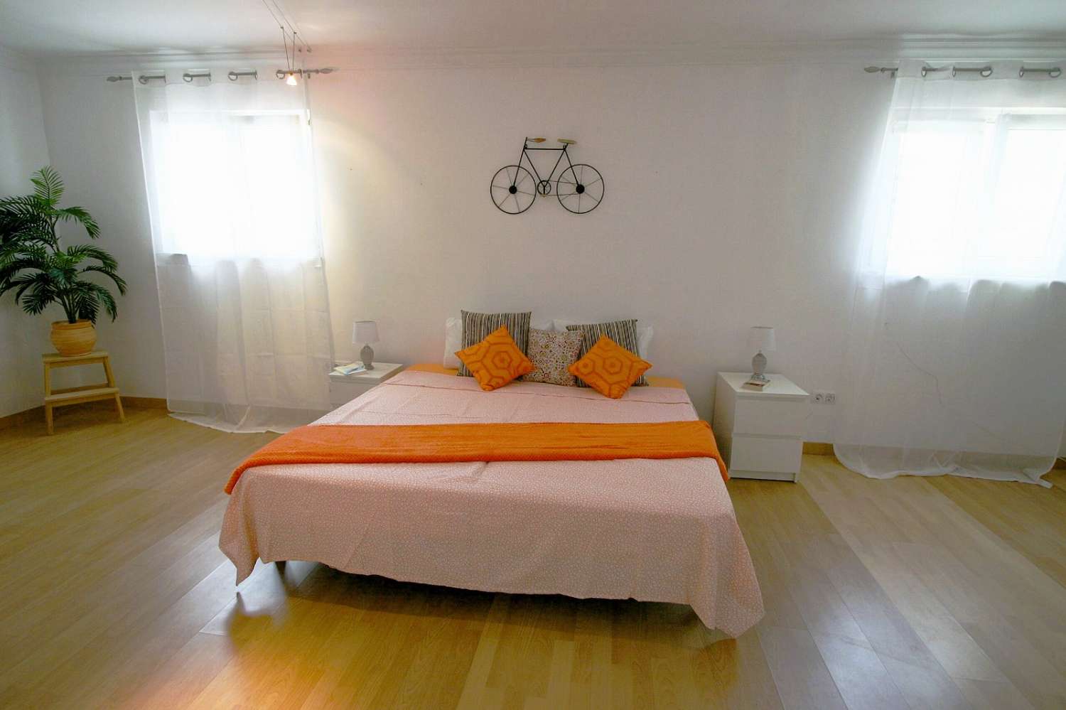 EXCLUSIVA VILLA CON IMPRESIONANTES VISTAS A LA BAHÍA DE MÁLAGA EN PINOS DE ALHAURÍN