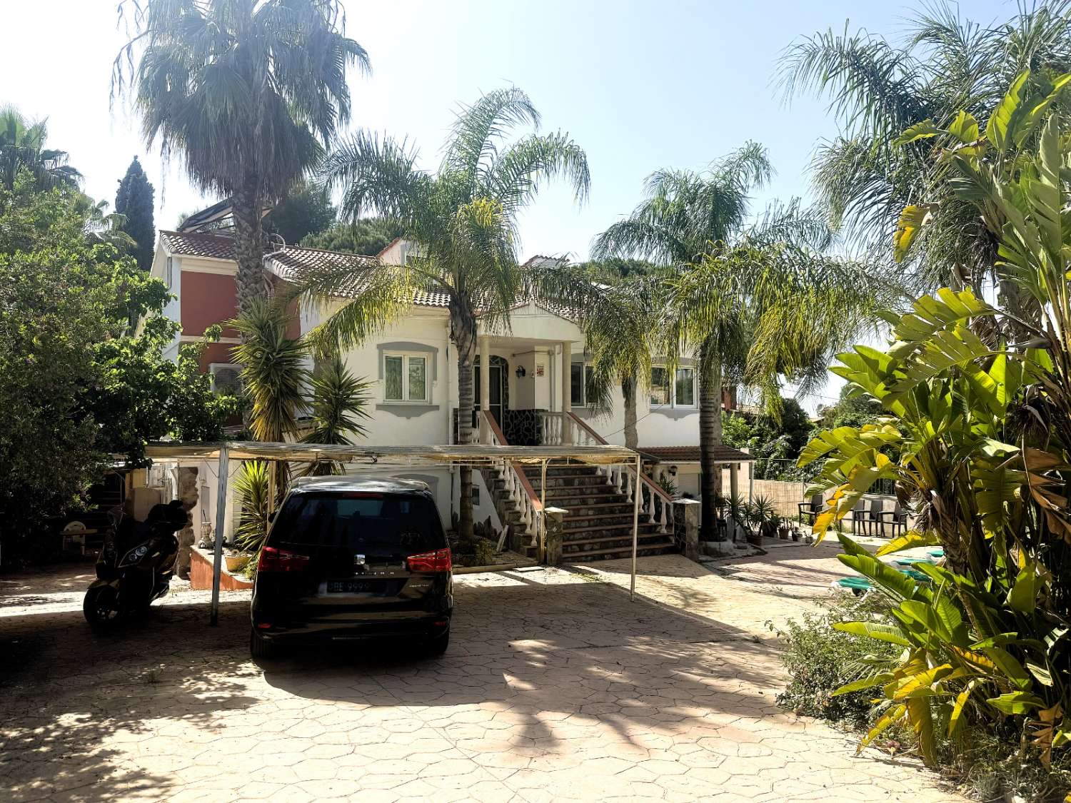 EXCLUSIVA VILLA CON IMPRESIONANTES VISTAS A LA BAHÍA DE MÁLAGA EN PINOS DE ALHAURÍN
