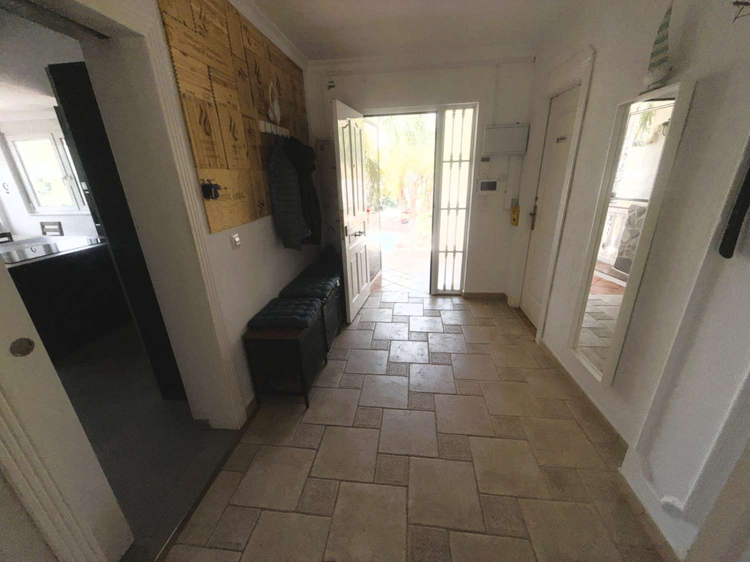 EXCLUSIVA VILLA CON IMPRESIONANTES VISTAS A LA BAHÍA DE MÁLAGA EN PINOS DE ALHAURÍN