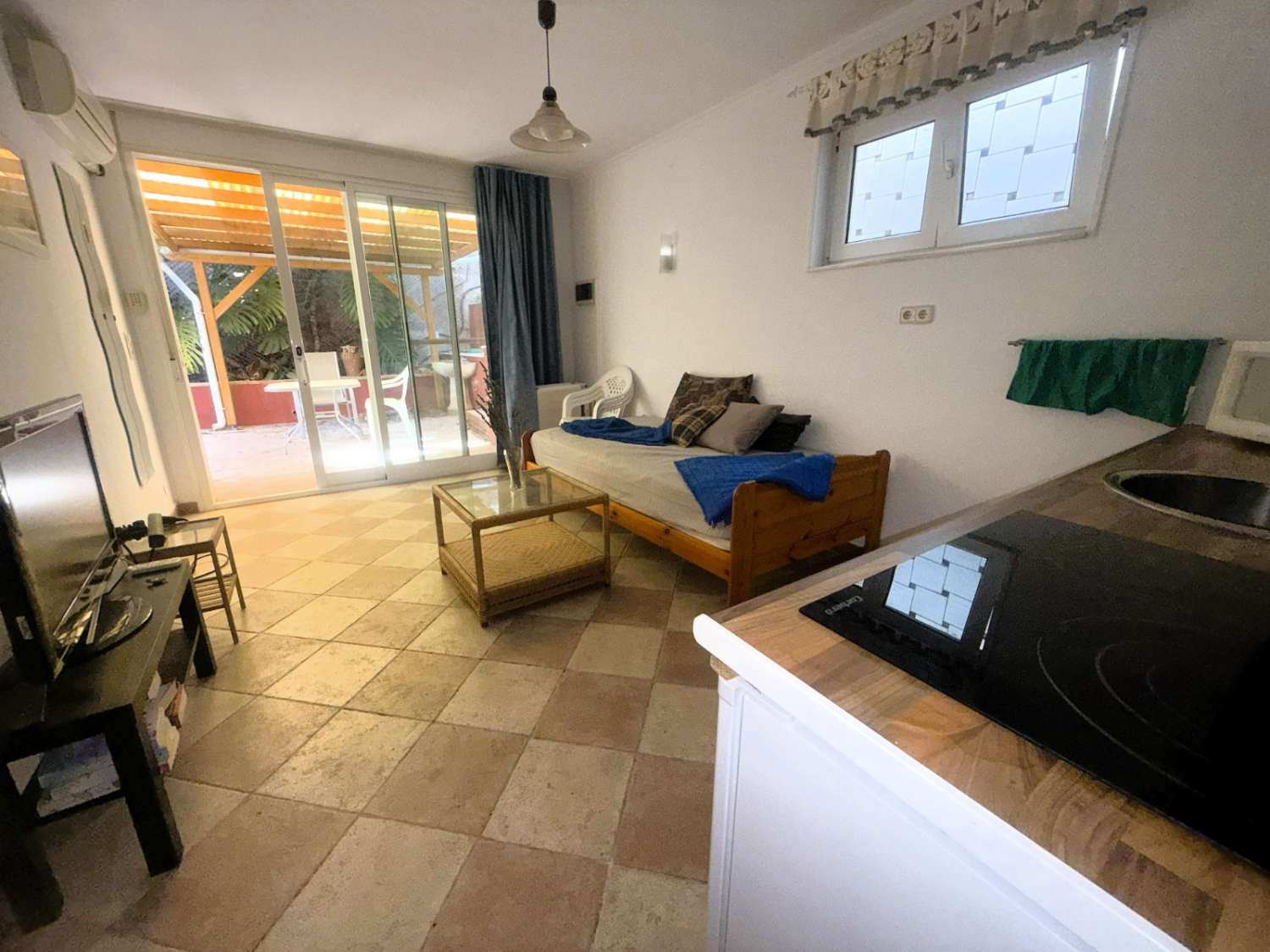 EXCLUSIVA VILLA CON IMPRESIONANTES VISTAS A LA BAHÍA DE MÁLAGA EN PINOS DE ALHAURÍN