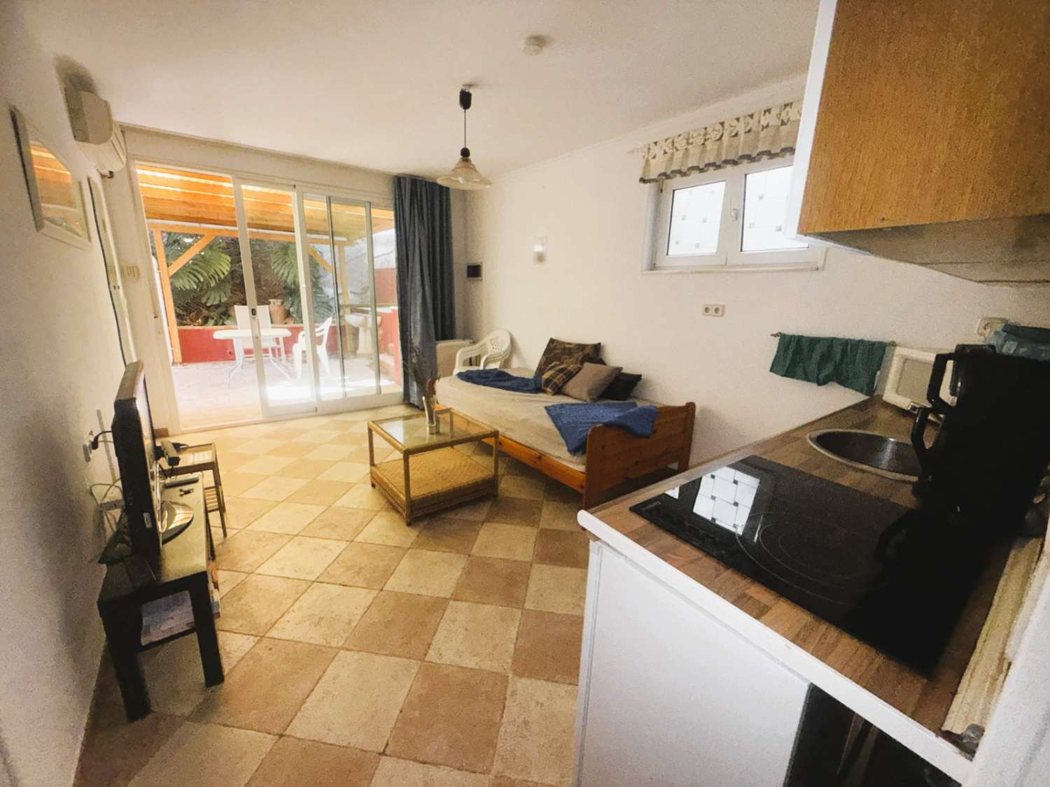 EXCLUSIVA VILLA CON IMPRESIONANTES VISTAS A LA BAHÍA DE MÁLAGA EN PINOS DE ALHAURÍN