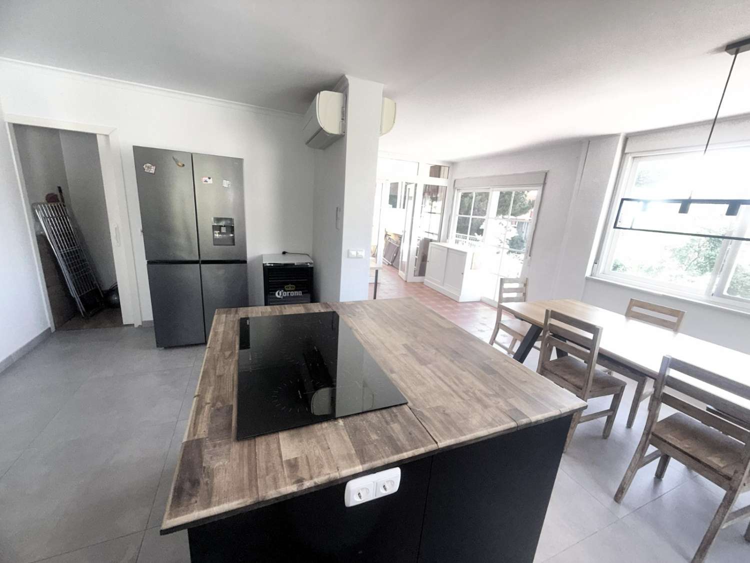 EXCLUSIVA VILLA CON IMPRESIONANTES VISTAS A LA BAHÍA DE MÁLAGA EN PINOS DE ALHAURÍN
