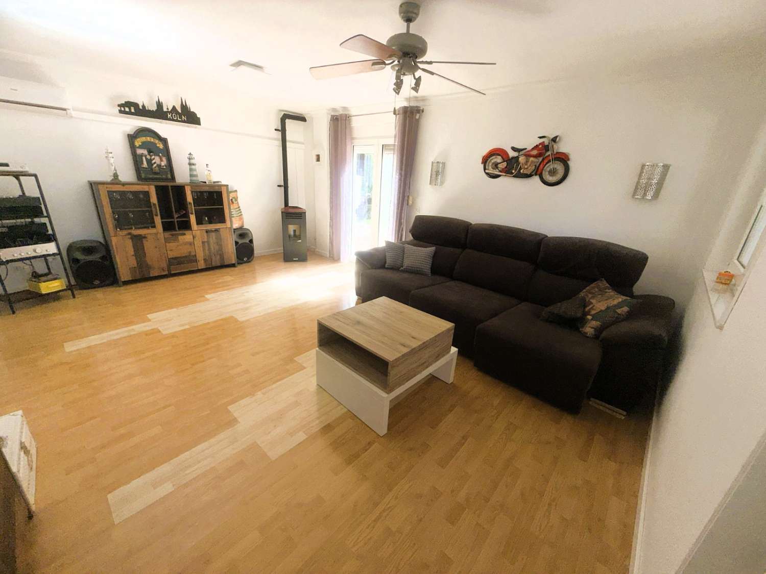 EXCLUSIVA VILLA CON IMPRESIONANTES VISTAS A LA BAHÍA DE MÁLAGA EN PINOS DE ALHAURÍN
