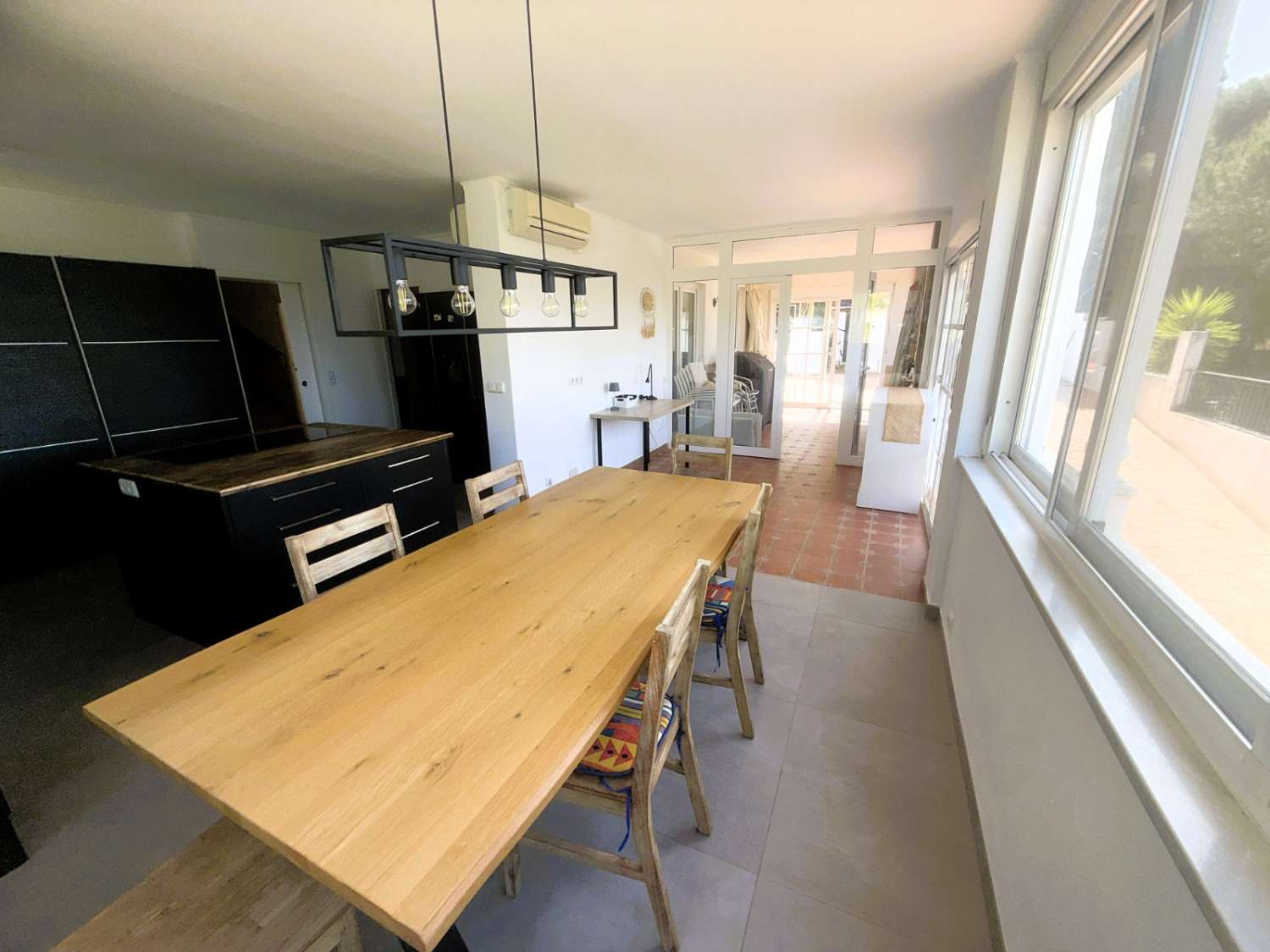 EXCLUSIVA VILLA CON IMPRESIONANTES VISTAS A LA BAHÍA DE MÁLAGA EN PINOS DE ALHAURÍN