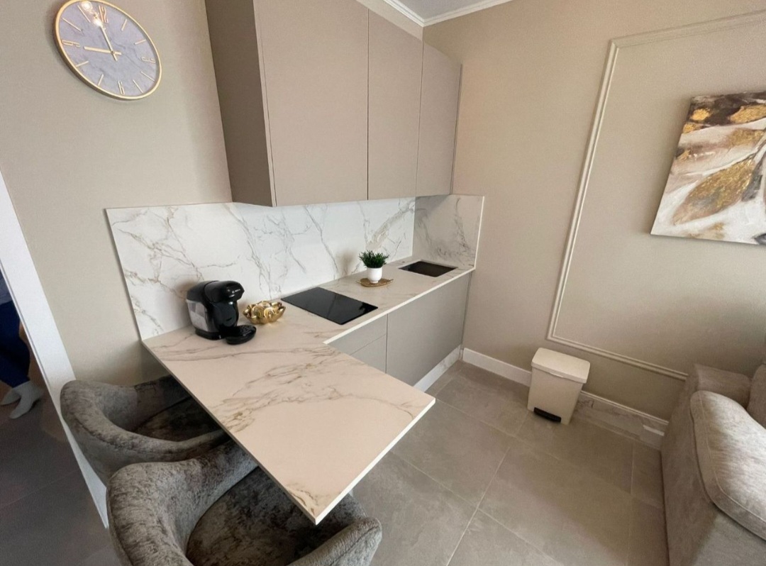 FANTÁSTICO APARTAMENTO REFORMADO EN BENALMÁDENA COSTA A SOLO 450 METROS DE LA PLAYA Y PUERTO MARINA