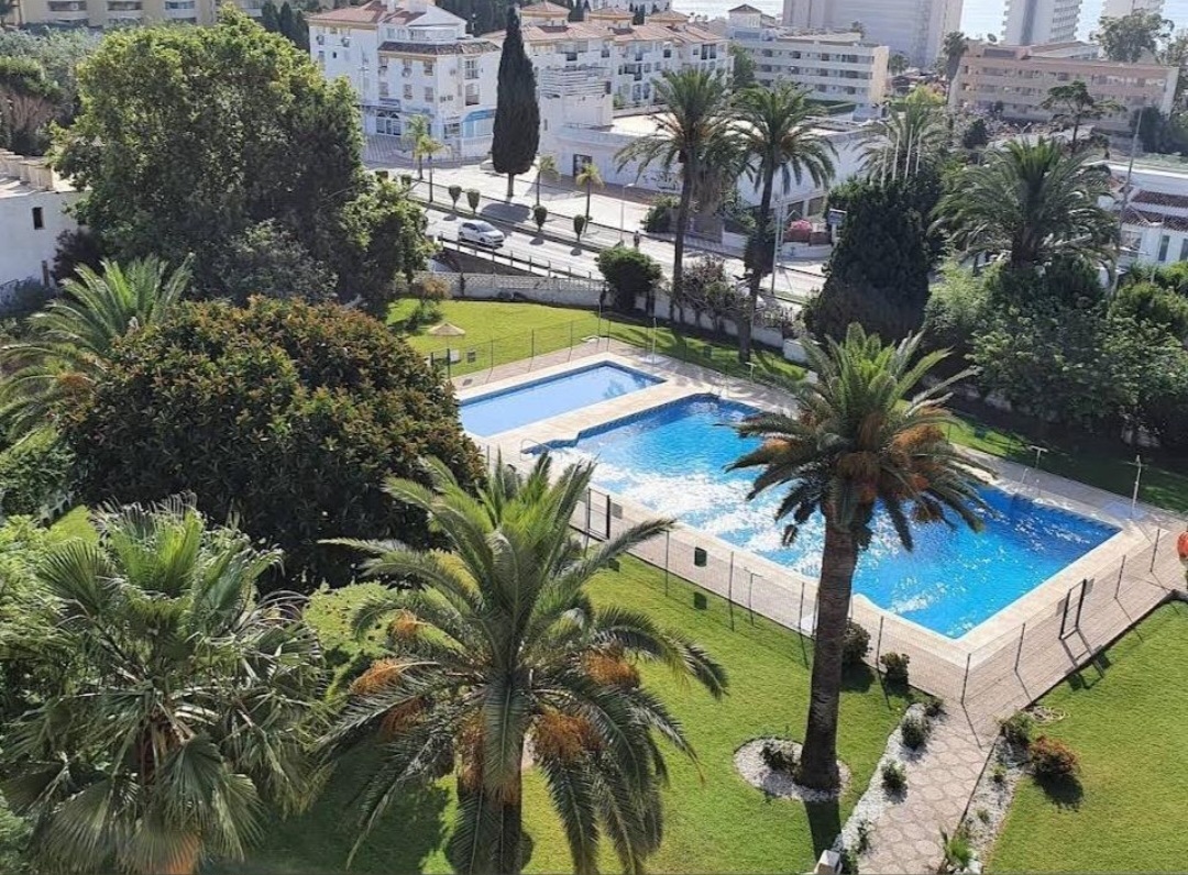 FANTÁSTICO APARTAMENTO REFORMADO EN BENALMÁDENA COSTA A SOLO 450 METROS DE LA PLAYA Y PUERTO MARINA