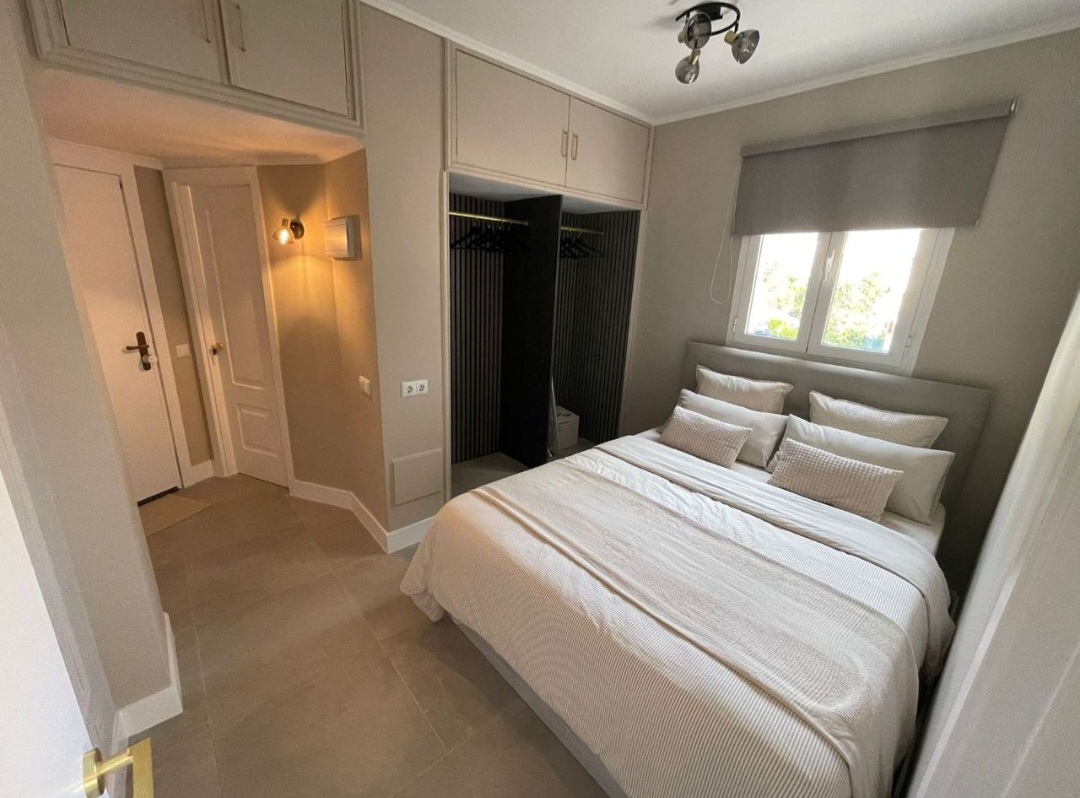FANTÁSTICO APARTAMENTO REFORMADO EN BENALMÁDENA COSTA A SOLO 450 METROS DE LA PLAYA Y PUERTO MARINA