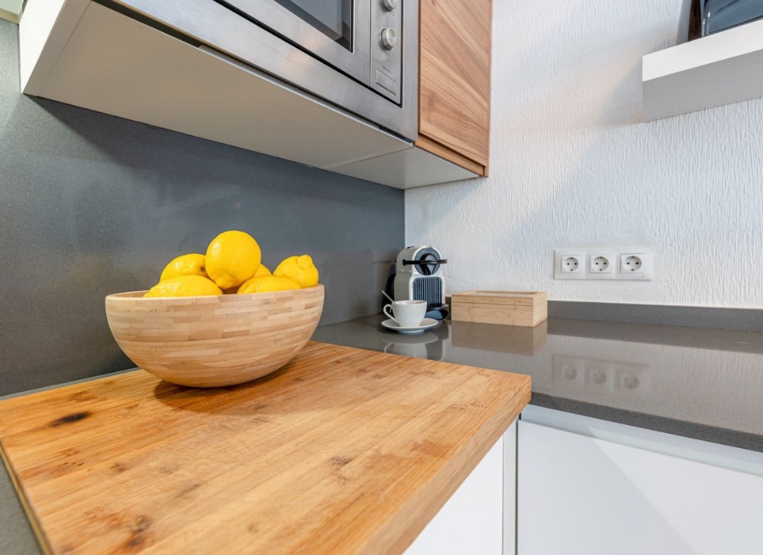 Vivienda reformada con licencia turística a 300 m de La Carihuela