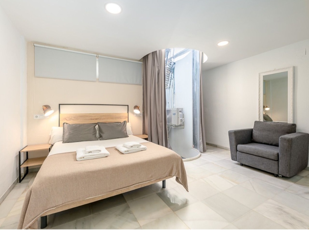 Vivienda reformada con licencia turística a 300 m de La Carihuela