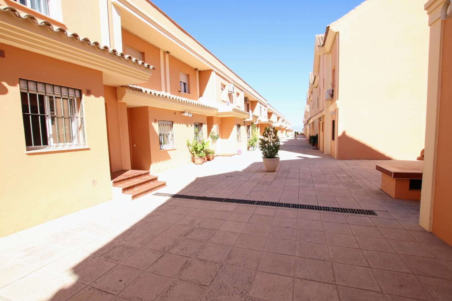 Magnífico dúplex en venta en exclusiva urbanización con piscina y pádel en Alhaurin de la Torre