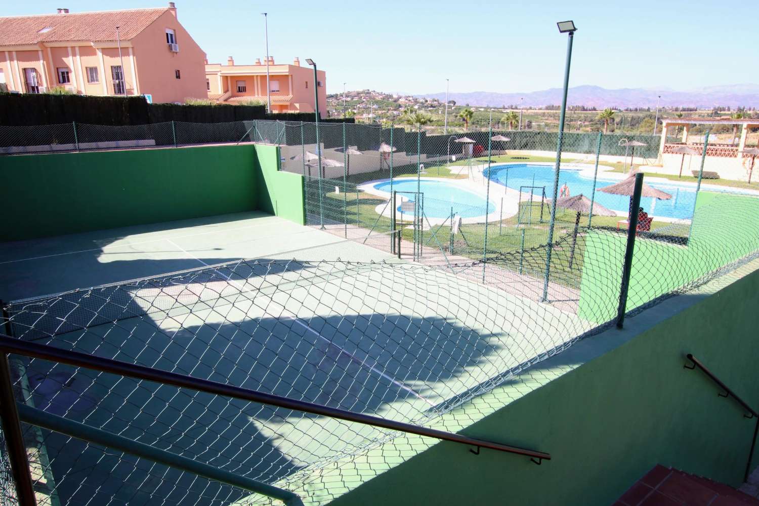 Magnífico dúplex en venta en exclusiva urbanización con piscina y pádel en Alhaurin de la Torre