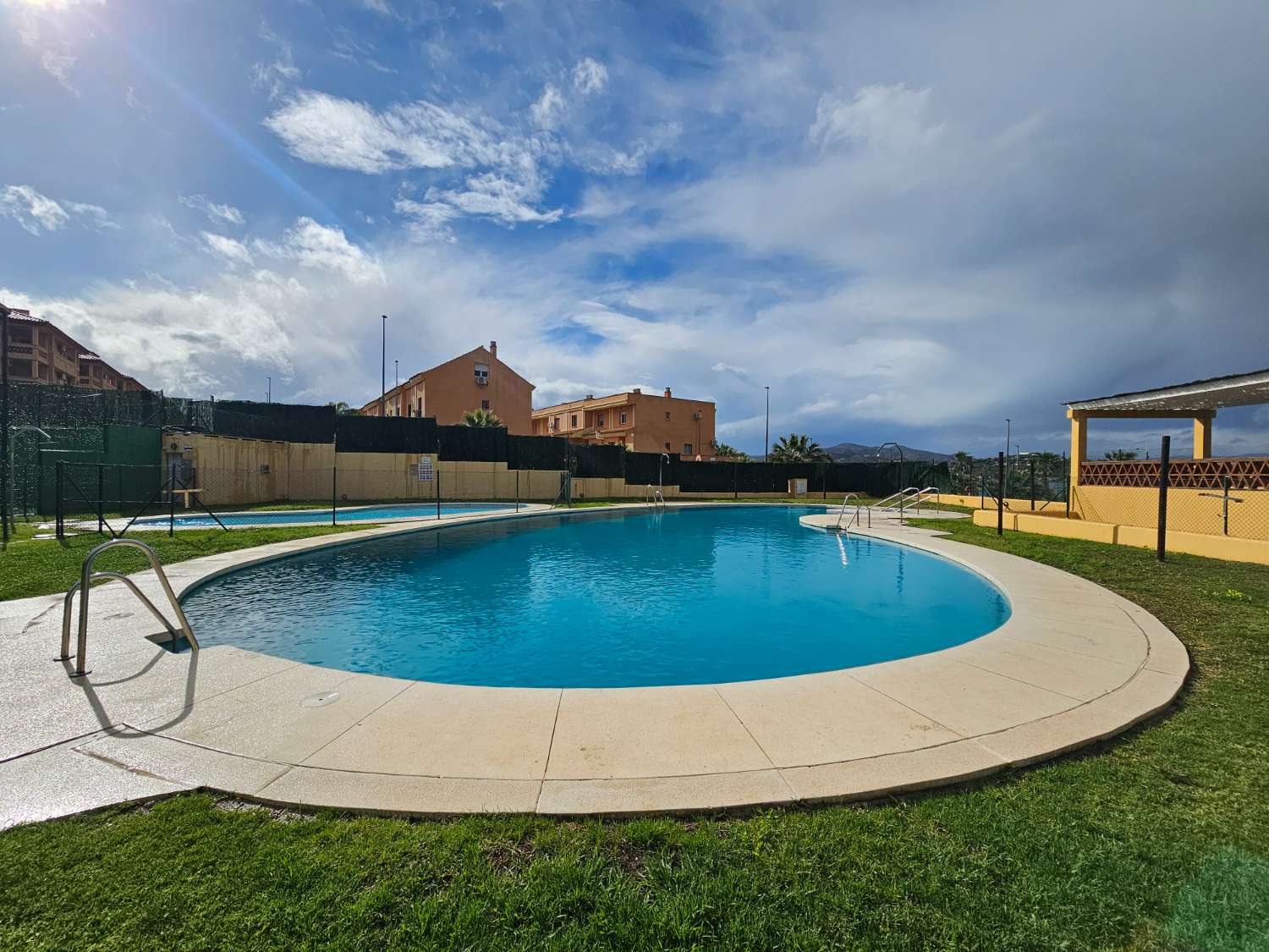 Magnífico dúplex en venta en exclusiva urbanización con piscina y pádel en Alhaurin de la Torre