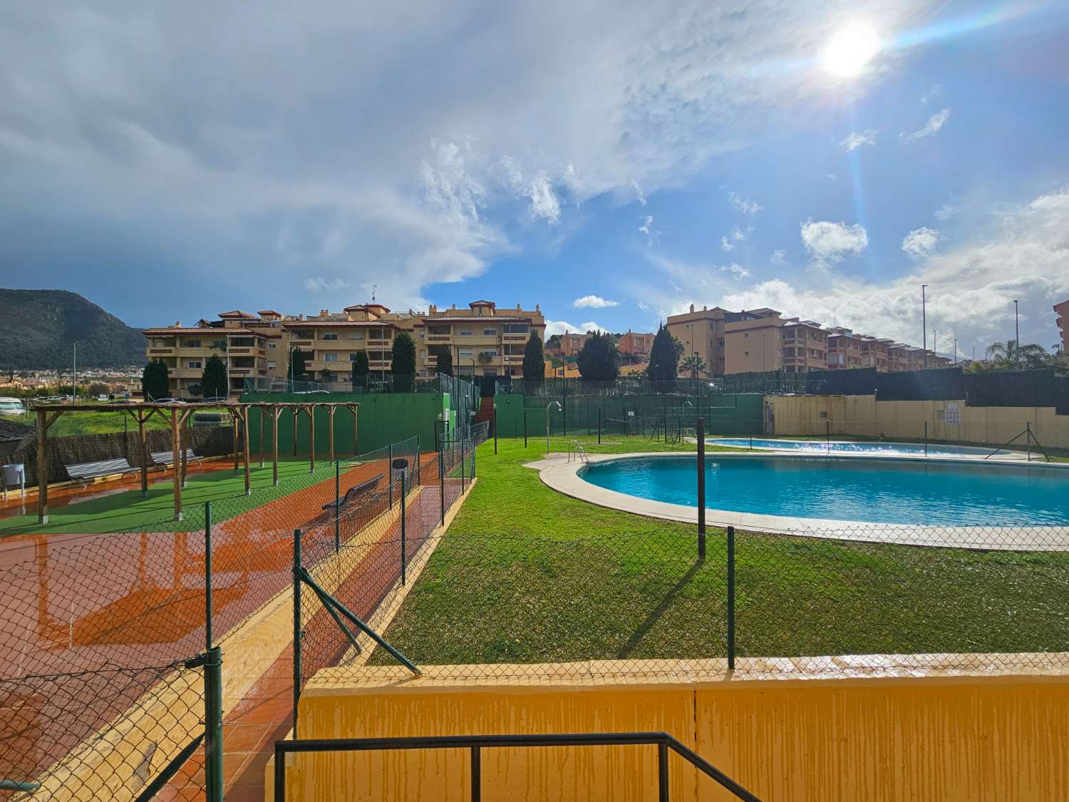 Magnífico dúplex en venta en exclusiva urbanización con piscina y pádel en Alhaurin de la Torre