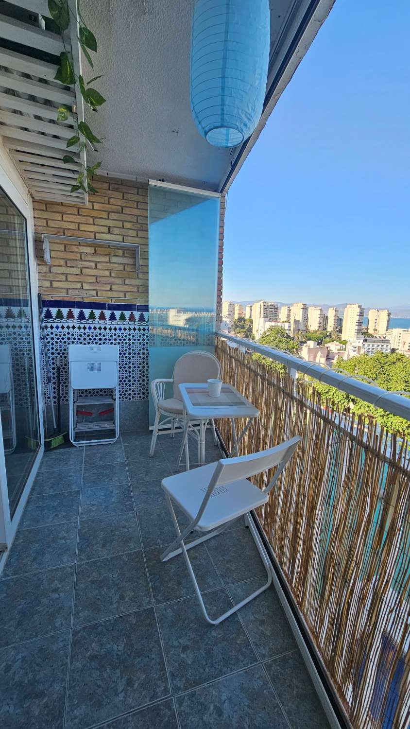 Estudio con impresionantes vistas frontales al mar en Bajondillo, Torremolinos