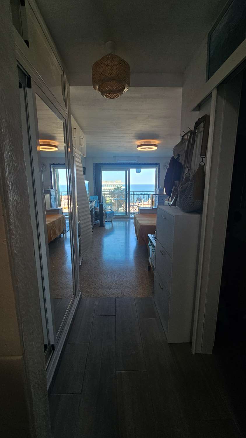 Estudio con impresionantes vistas frontales al mar en Bajondillo, Torremolinos