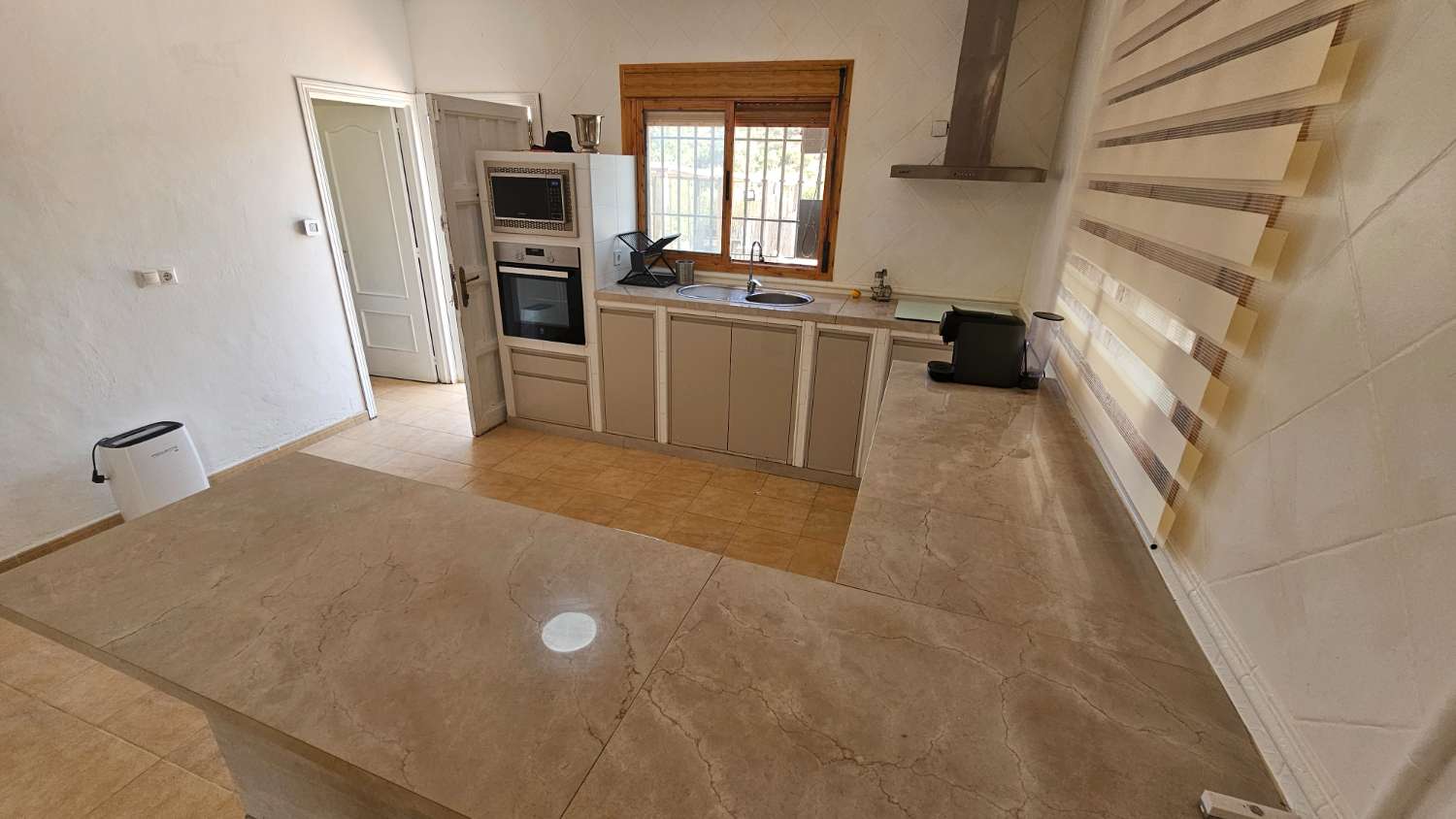 Espectacular finca en Gibralgalia (Cártama) con 10.000 m² de parcela urbana, piscina y establo