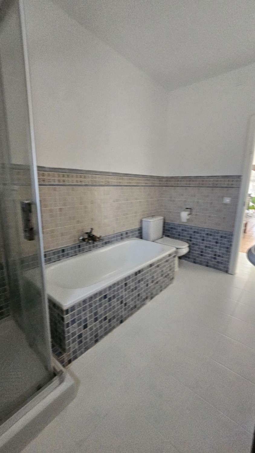 Espectacular finca en Gibralgalia (Cártama) con 10.000 m² de parcela urbana, piscina y establo