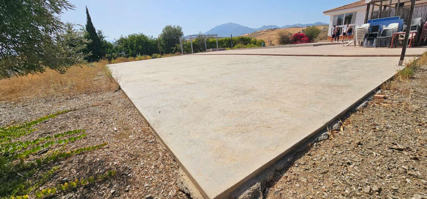 Espectacular finca en Gibralgalia (Cártama) con 10.000 m² de parcela urbana, piscina y establo