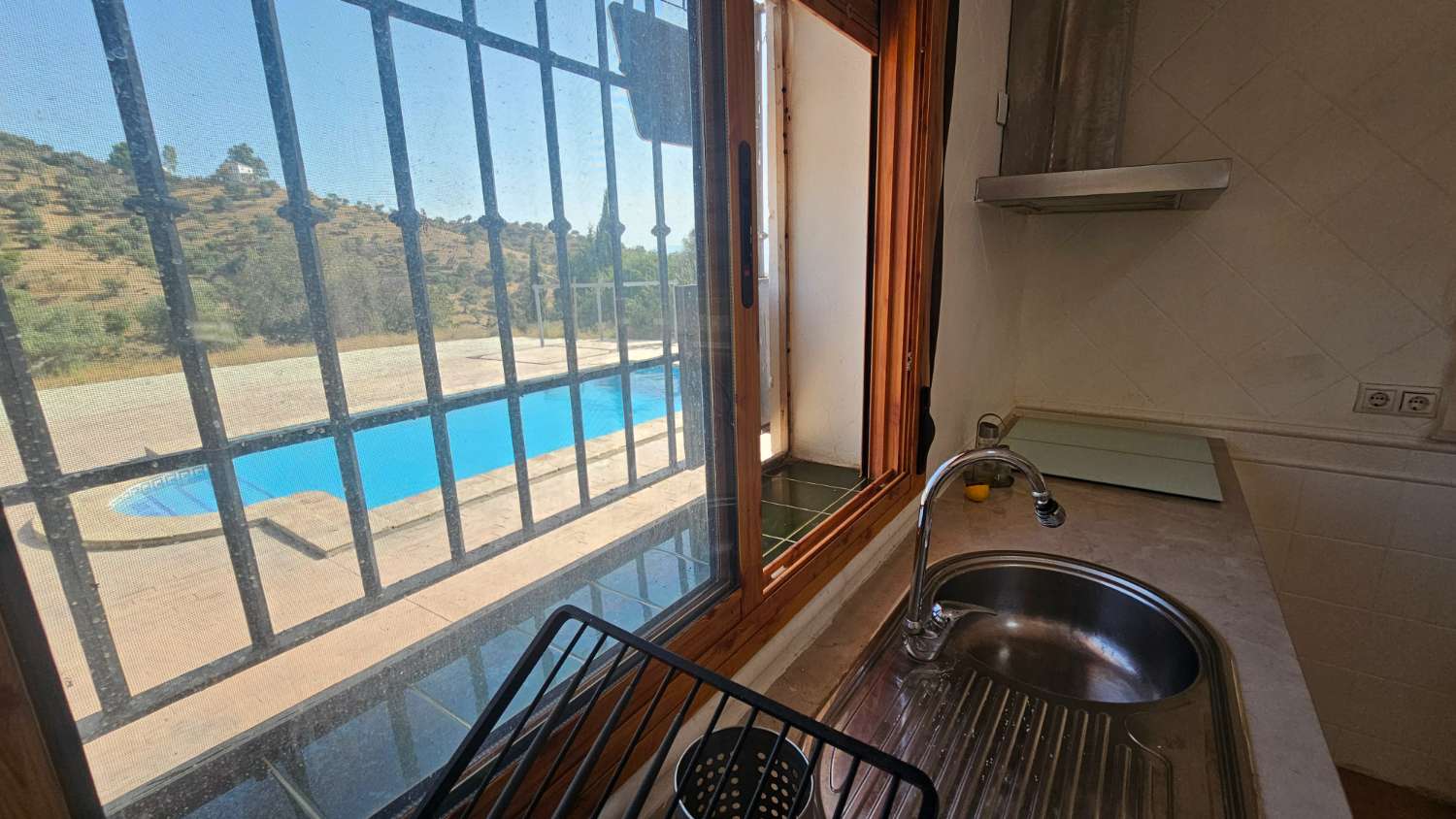 Espectacular finca en Gibralgalia (Cártama) con 10.000 m² de parcela urbana, piscina y establo