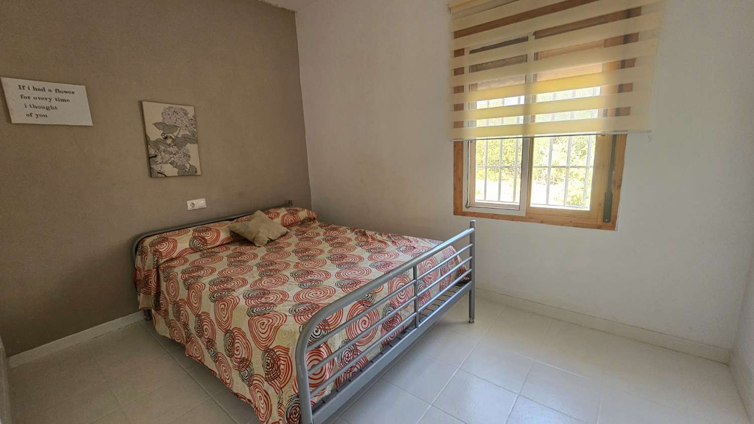 Espectacular finca en Gibralgalia (Cártama) con 10.000 m² de parcela urbana, piscina y establo