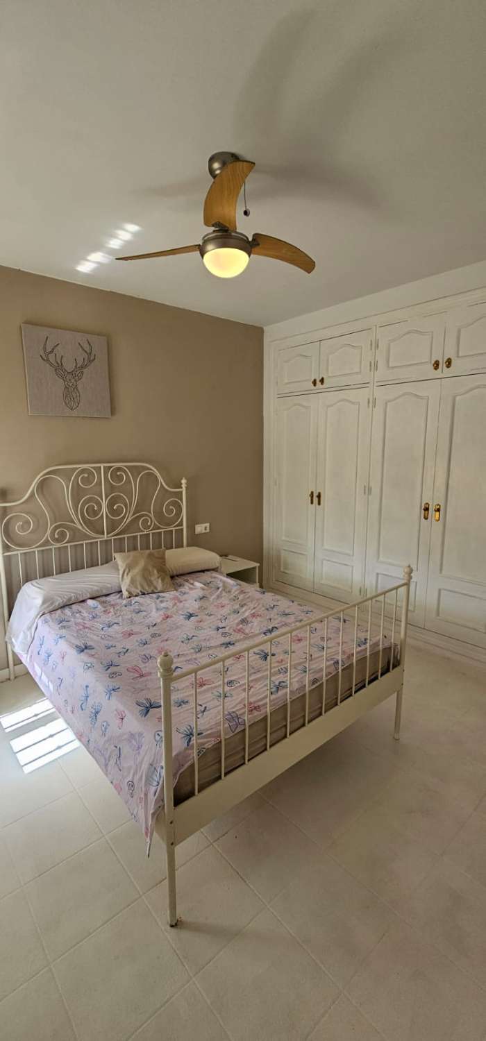 Espectacular finca en Gibralgalia (Cártama) con 10.000 m² de parcela urbana, piscina y establo