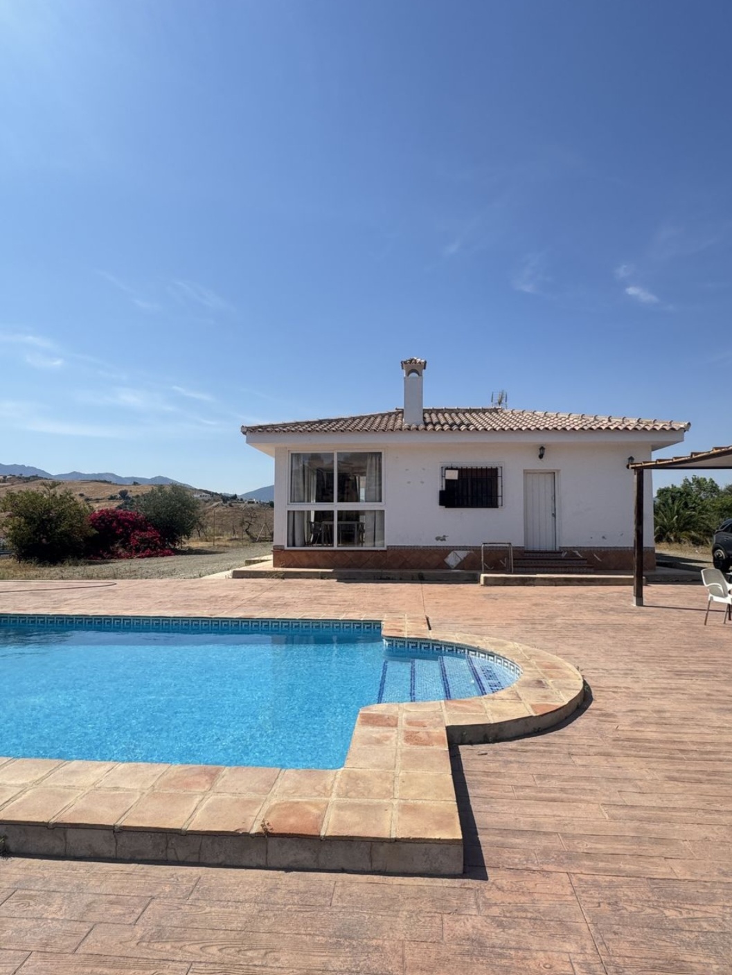 Espectacular finca en Gibralgalia (Cártama) con 10.000 m² de parcela urbana, piscina y establo