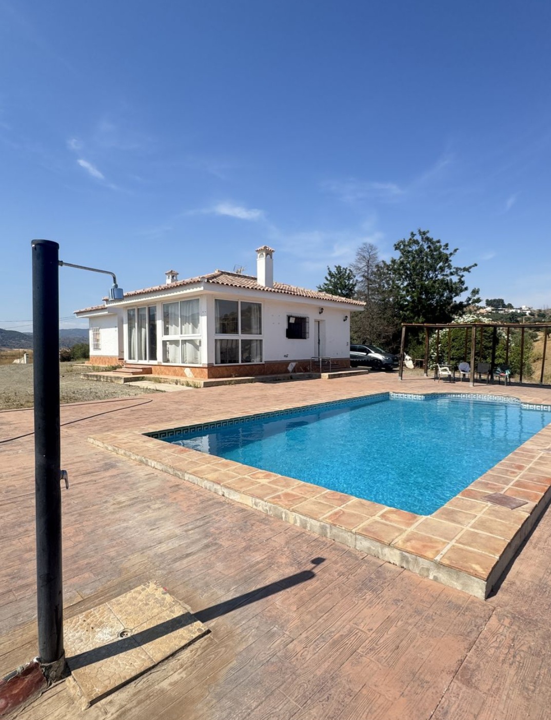 Espectacular finca en Gibralgalia (Cártama) con 10.000 m² de parcela urbana, piscina y establo