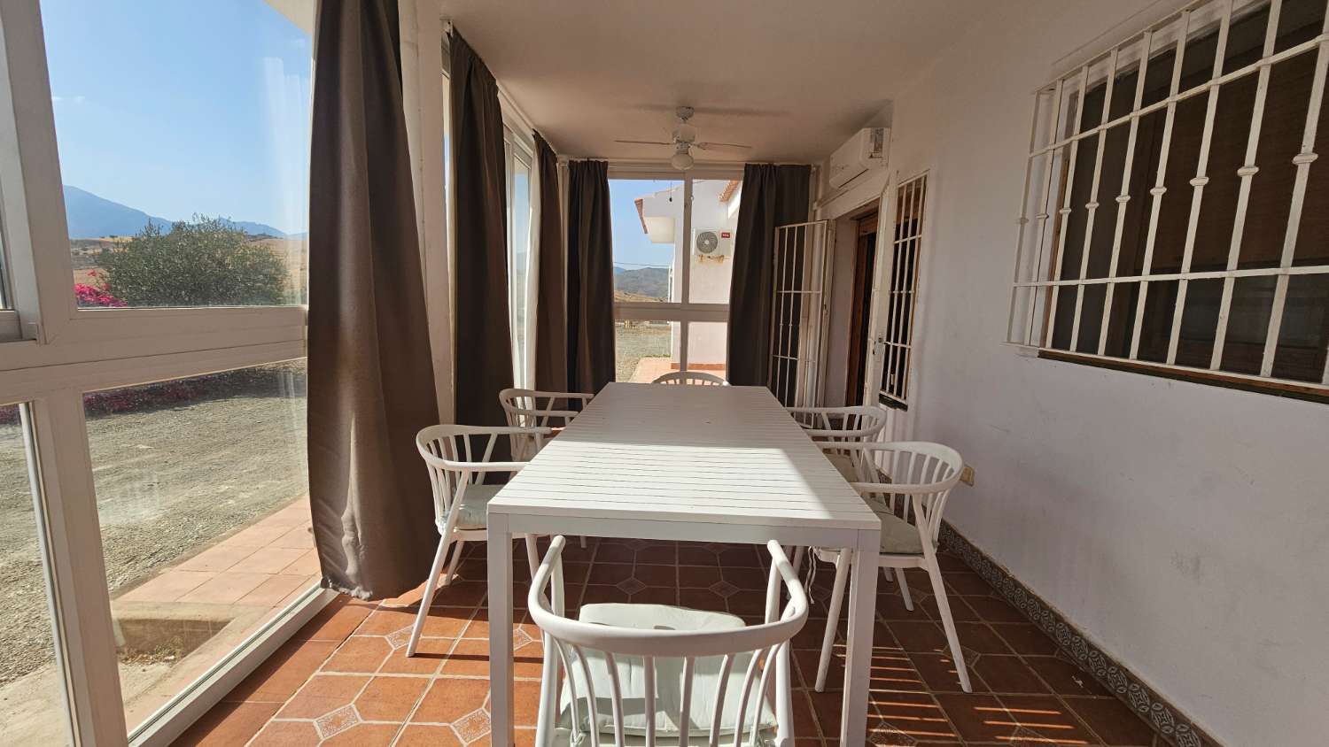 Espectacular finca en Gibralgalia (Cártama) con 10.000 m² de parcela urbana, piscina y establo