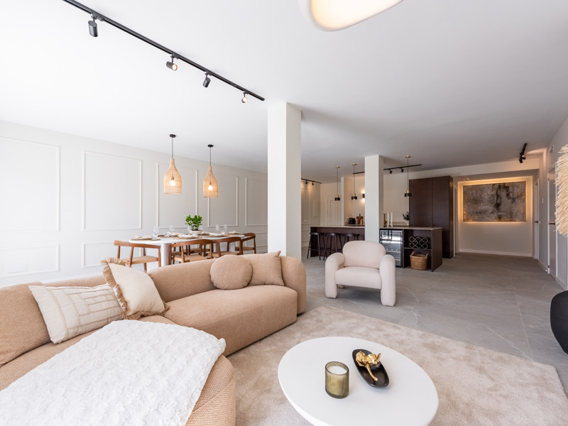 Apartamento de lujo reformado con vistas al golf y al mar en La Quinta, Benahavís