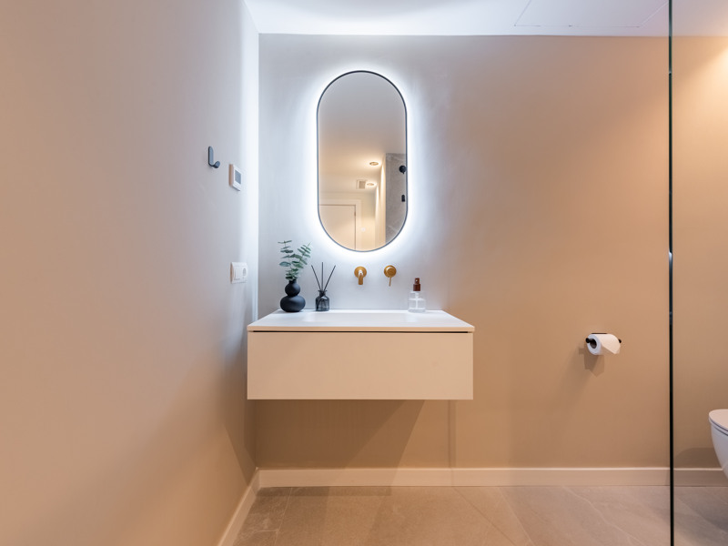 Apartamento de lujo reformado con vistas al golf y al mar en La Quinta, Benahavís
