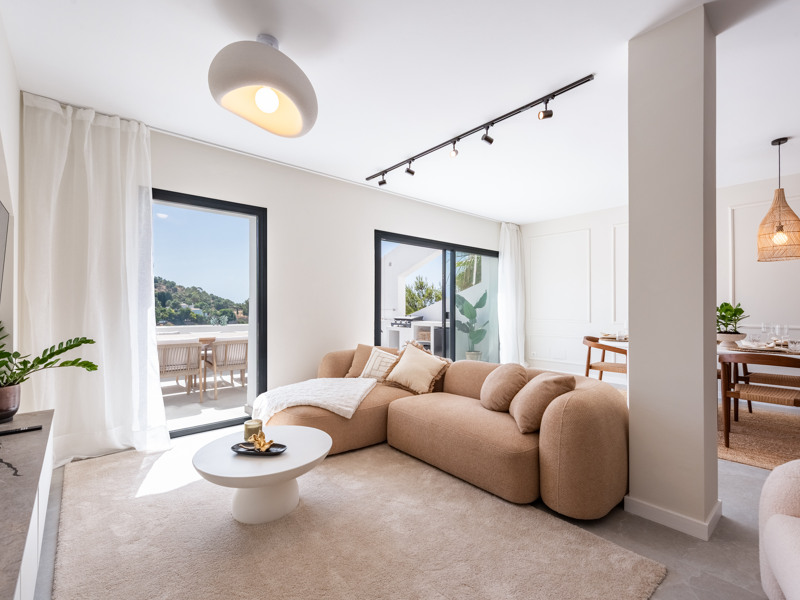 Apartamento de lujo reformado con vistas al golf y al mar en La Quinta, Benahavís