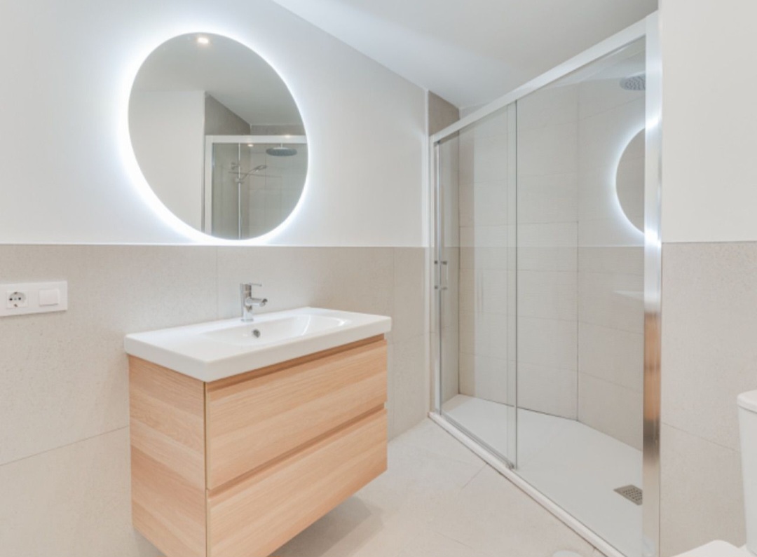 Vivienda reformada con licencia turística en pleno Soho de Málaga