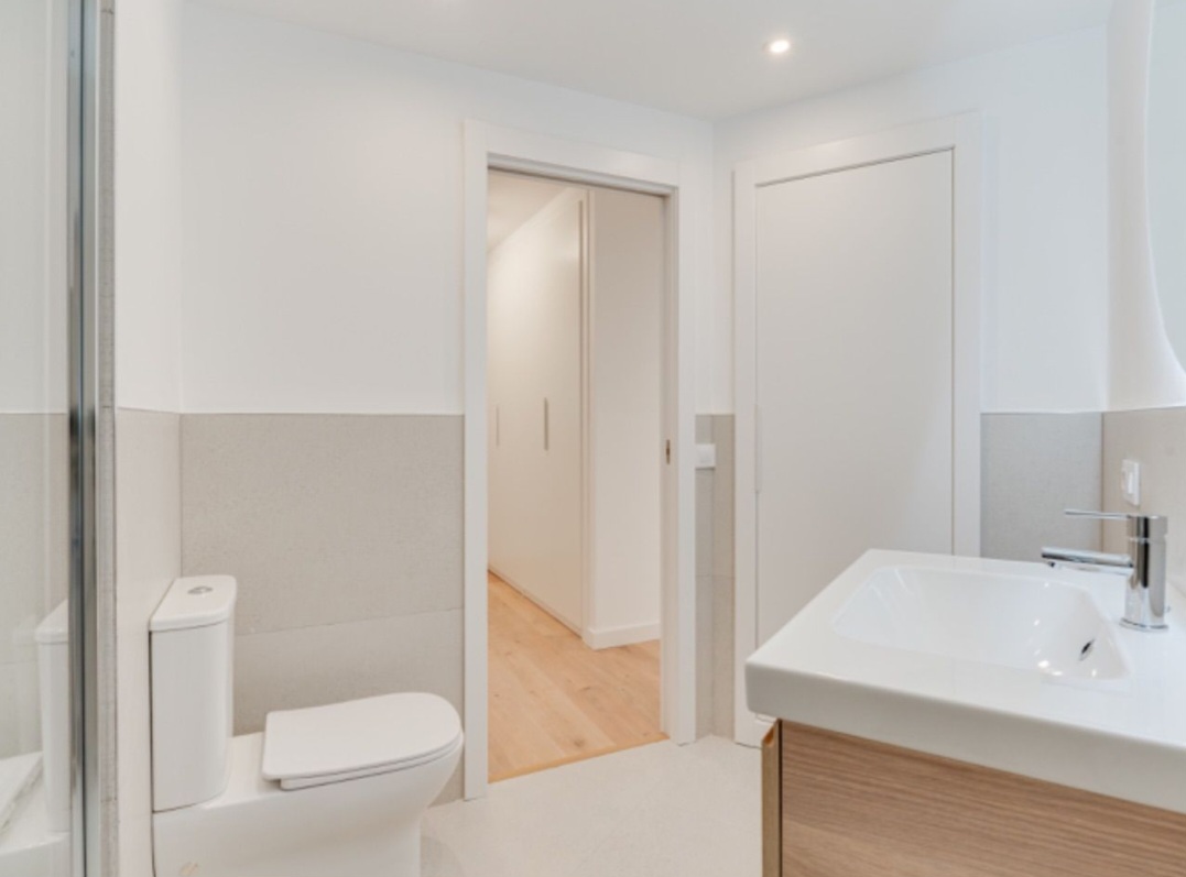 Vivienda reformada con licencia turística en pleno Soho de Málaga
