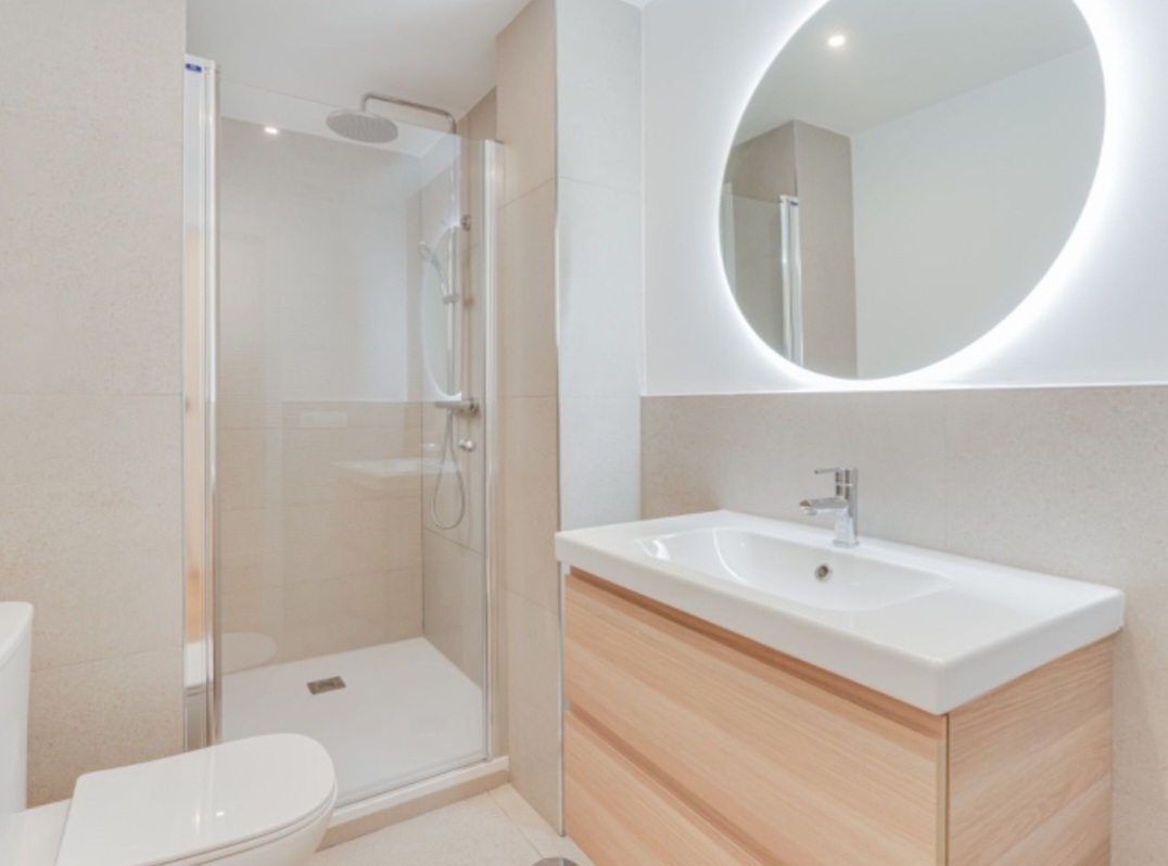 Vivienda reformada con licencia turística en pleno Soho de Málaga