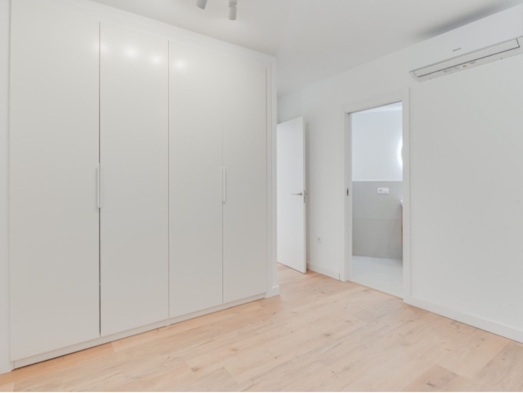 Vivienda reformada con licencia turística en pleno Soho de Málaga
