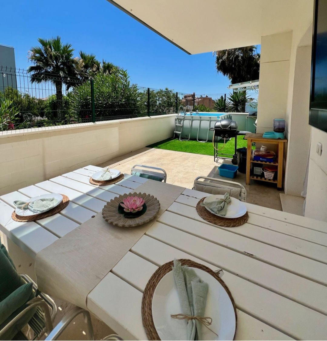 Espectacular piso de 3 dormitorios con gran terraza, garaje, trastero, piscina y pista de pádel en una de las mejores zonas de Vélez-Málaga