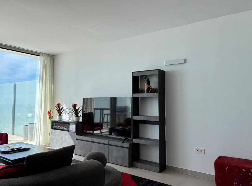Exclusivo ático dúplex de lujo con vistas panorámicas al mar