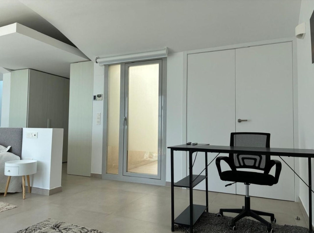 Exclusivo ático dúplex de lujo con vistas panorámicas al mar