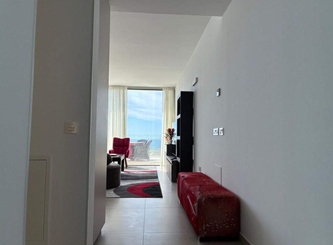 Exclusivo ático dúplex de lujo con vistas panorámicas al mar